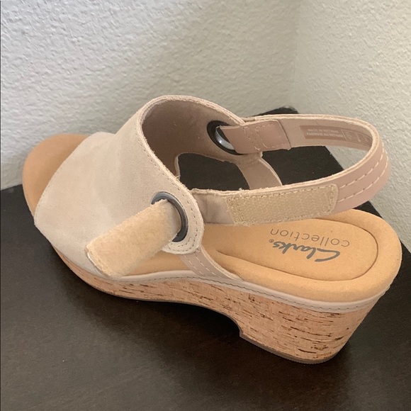 Elegant Women's Cream Wedge Sandals - Picture 8 of 10